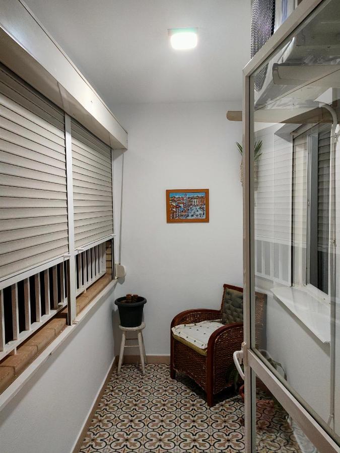 El Barquito Del Abuelo Apartment Malaga Exterior photo